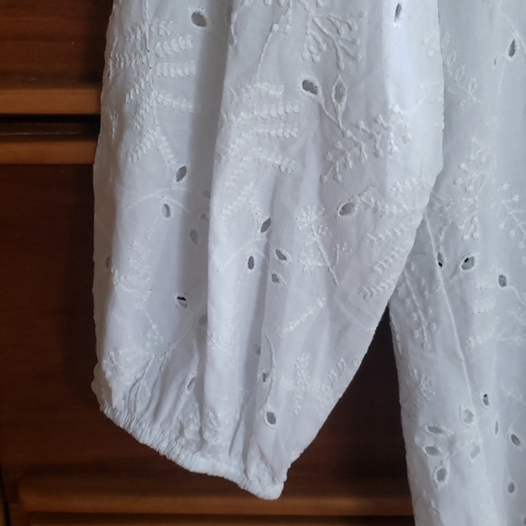 Zara white eyelet shirt with puff sleeves - Picture 2 of 6